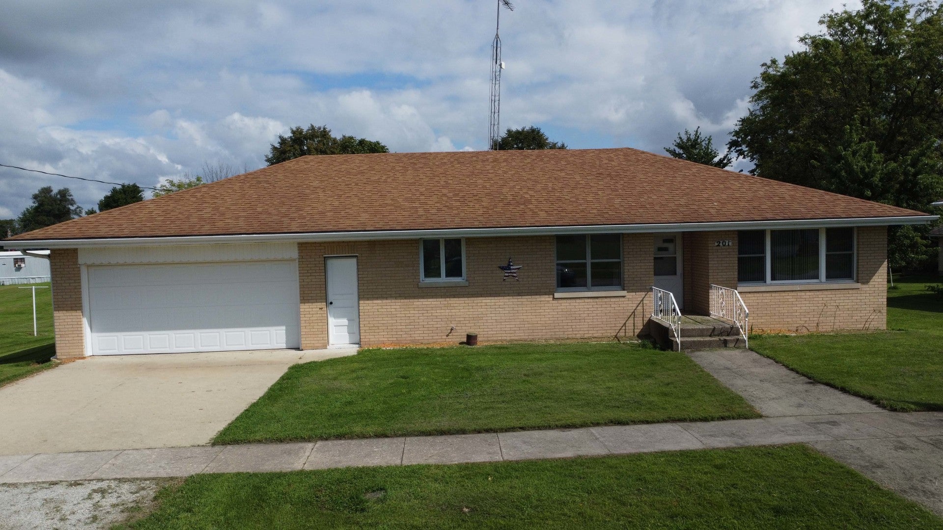 201 W Dorion Street