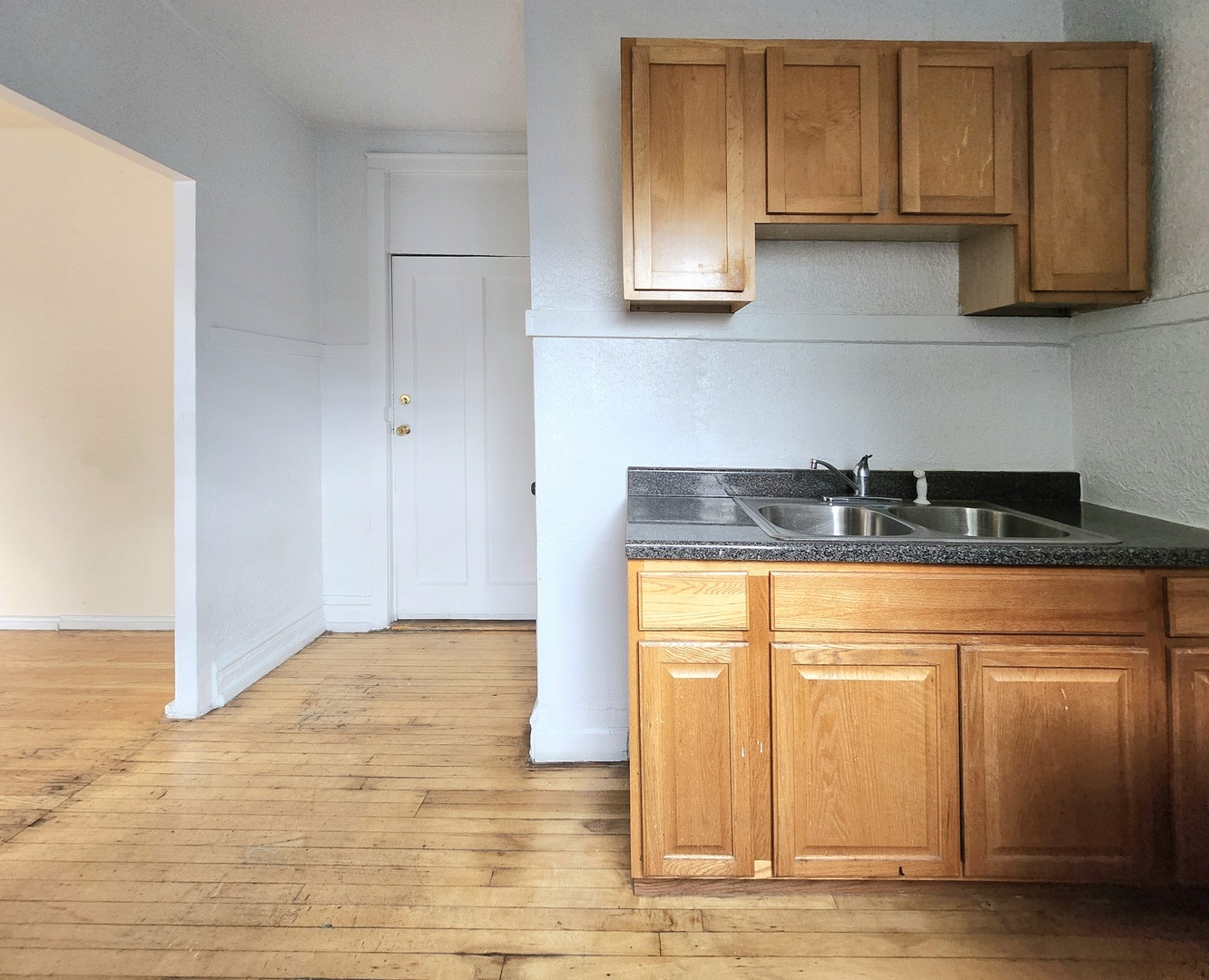 1918 N Drake Avenue 1W