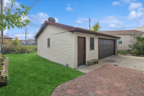 Tiny photo for 7531 W Cleveland Street, Niles, IL 60714 (MLS # 12403319)