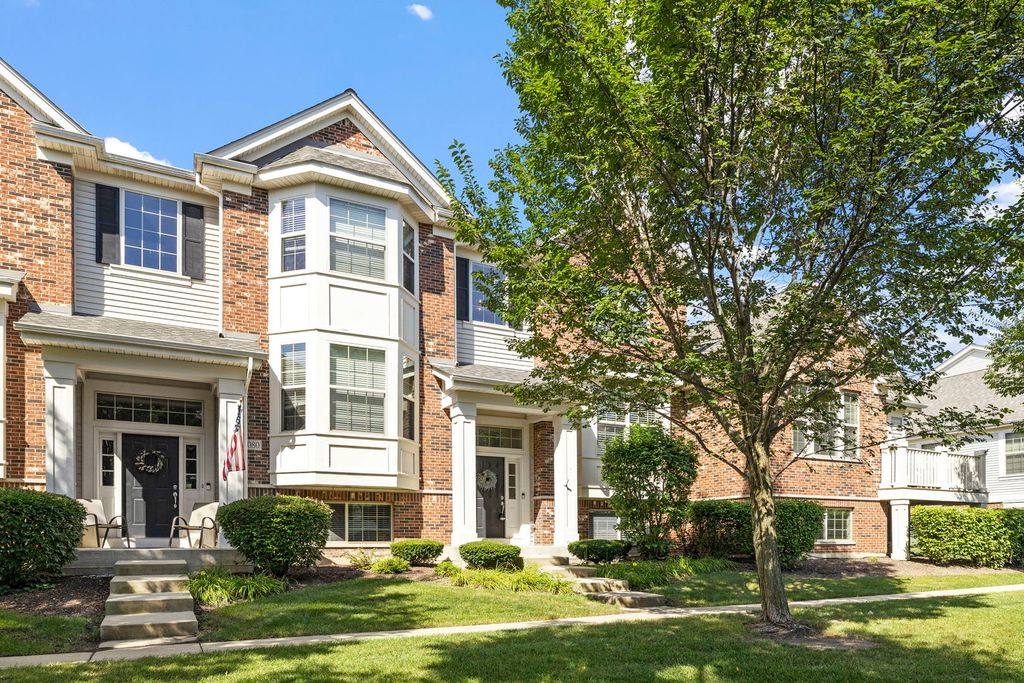 Photo for 0N082 Forsythe Court, Winfield, IL 60190 (MLS # 12484405)