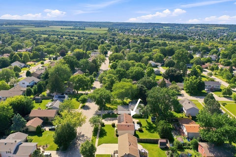 Tiny photo for 5112 W Greenbrier Drive, McHenry, IL 60050 (MLS # 12740761)