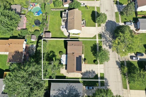 Tiny photo for 5112 W Greenbrier Drive, McHenry, IL 60050 (MLS # 12740761)