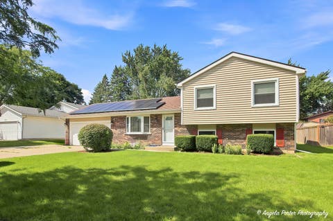 Tiny photo for 5112 W Greenbrier Drive, McHenry, IL 60050 (MLS # 12740761)