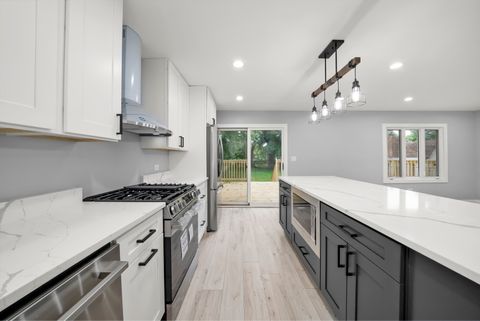 Tiny photo for 3723 W 104th Street, Chicago, IL 60655 (MLS # 12486631)