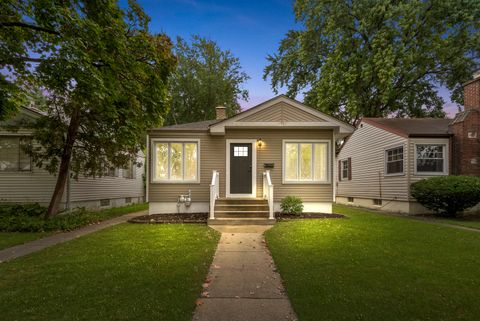 Tiny photo for 3723 W 104th Street, Chicago, IL 60655 (MLS # 12486631)
