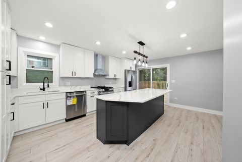 Tiny photo for 3723 W 104th Street, Chicago, IL 60655 (MLS # 12486631)