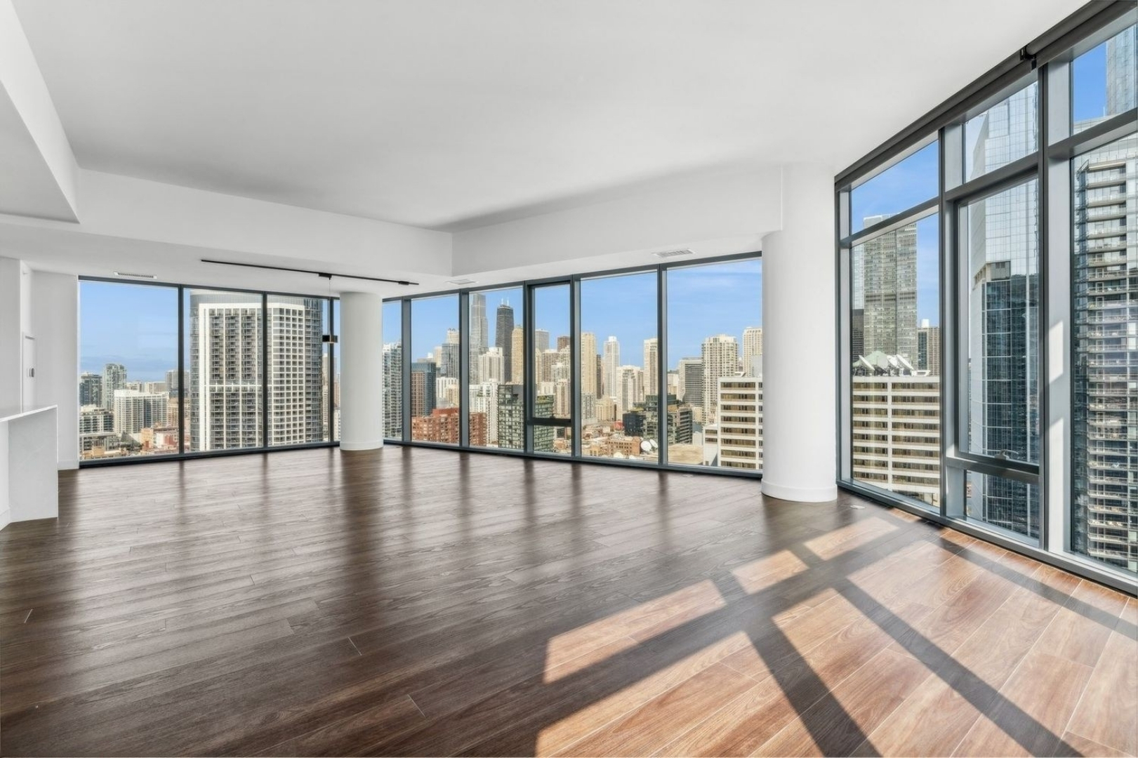 350 N Canal Street 3207