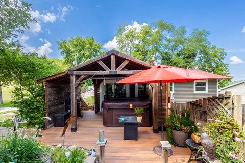 Tiny photo for 204 Chestnut Street, Leclaire, IA 52753 (MLS # 12727426)