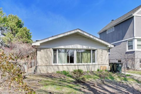 Photo of 5714 Crain Street, Morton Grove, IL 60053 (MLS # 12601485)