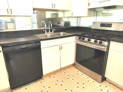 Tiny photo for 5B Kingery Quarter #107, Willowbrook, IL 60527 (MLS # 12521479)