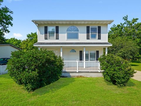 Photo of 520 W Johnson Street, Utica, IL 61373 (MLS # 12457335)