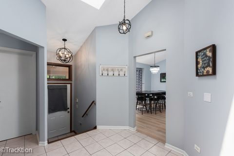 Tiny photo for 1014 Braemoor Drive #B, Downers Grove, IL 60515 (MLS # 12536530)