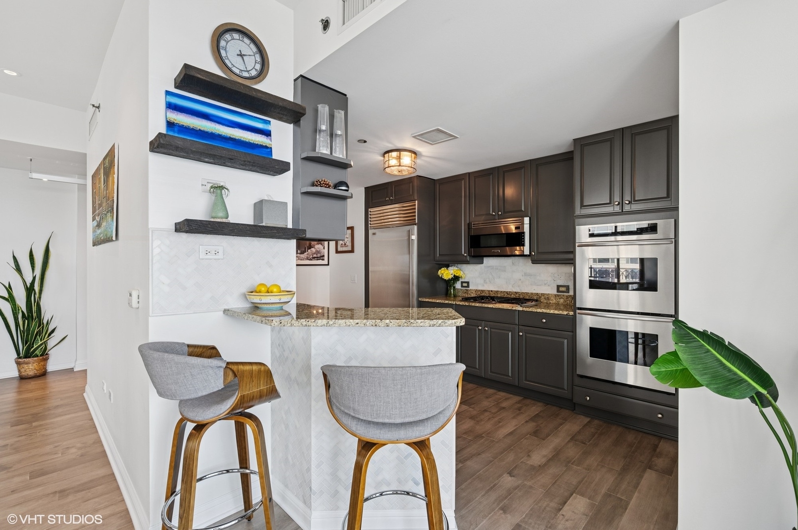 21 E Huron Street 2606
