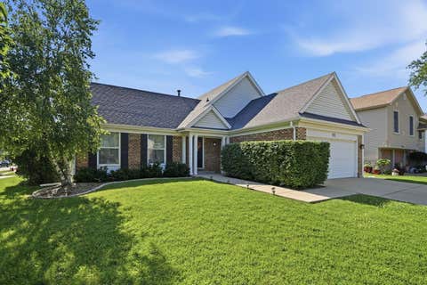 Tiny photo for 572 N Walnut Lane, Schaumburg, IL 60194 (MLS # 12726129)