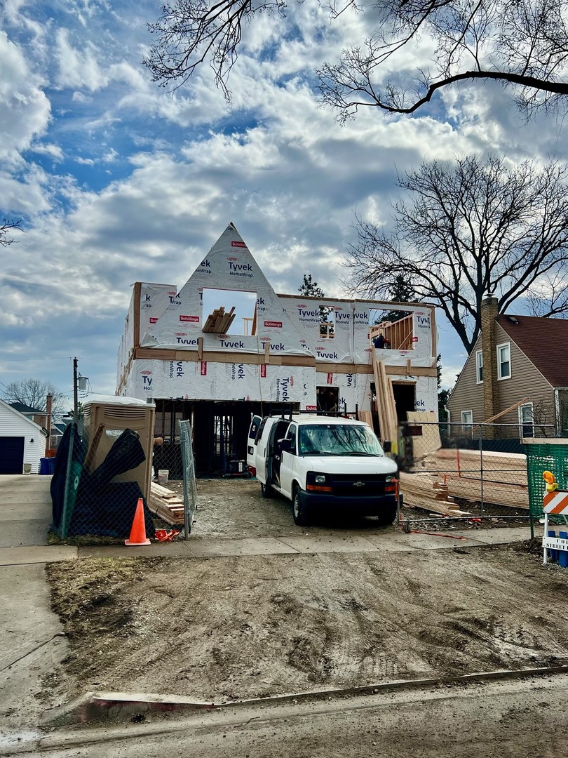 957 S Hillside Avenue