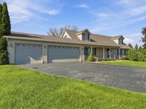 Tiny photo for 1905 Lakeview Lane, Dixon, IL 61021 (MLS # 12794085)