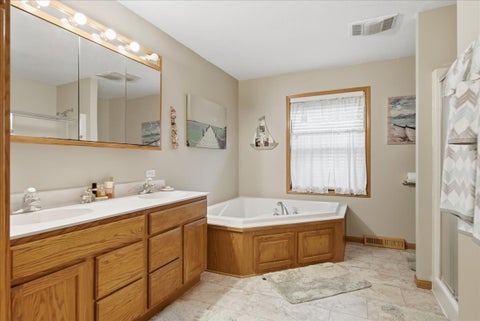 Tiny photo for 1905 Lakeview Lane, Dixon, IL 61021 (MLS # 12794085)