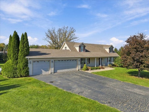 Tiny photo for 1905 Lakeview Lane, Dixon, IL 61021 (MLS # 12794085)
