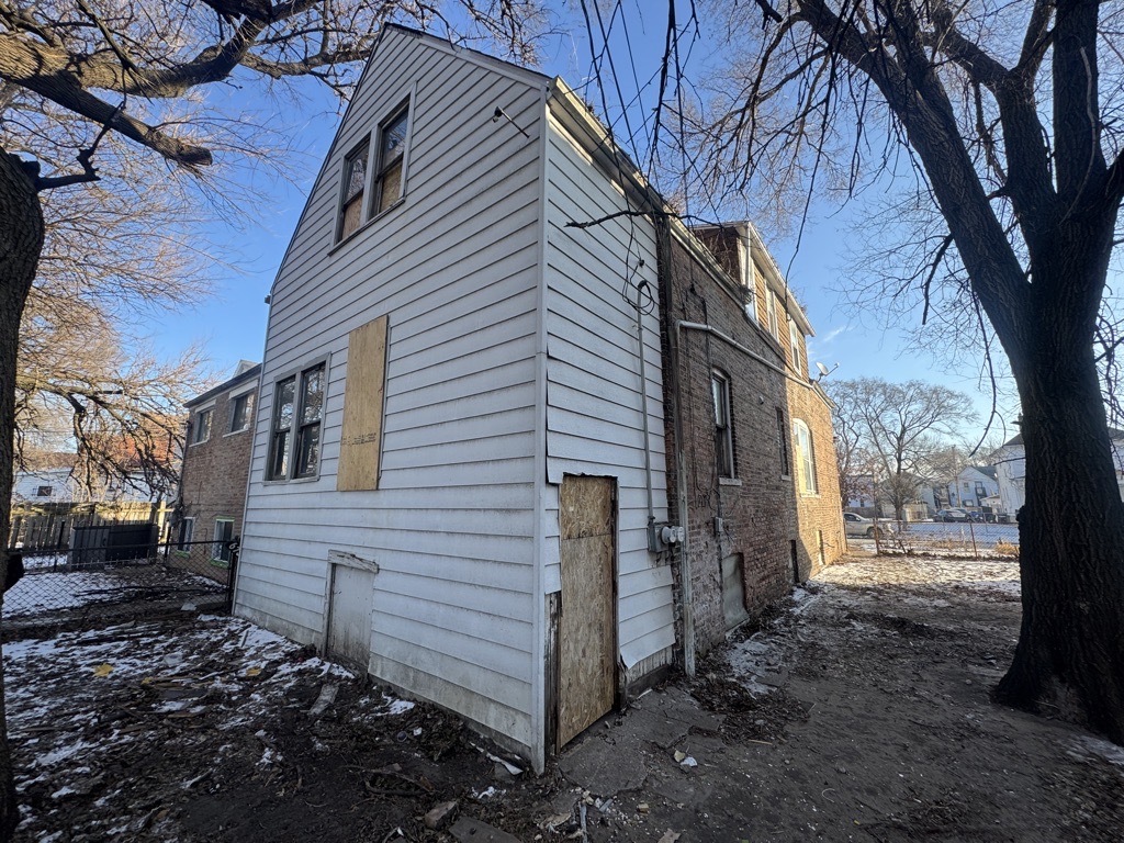 6744 S Bishop Street