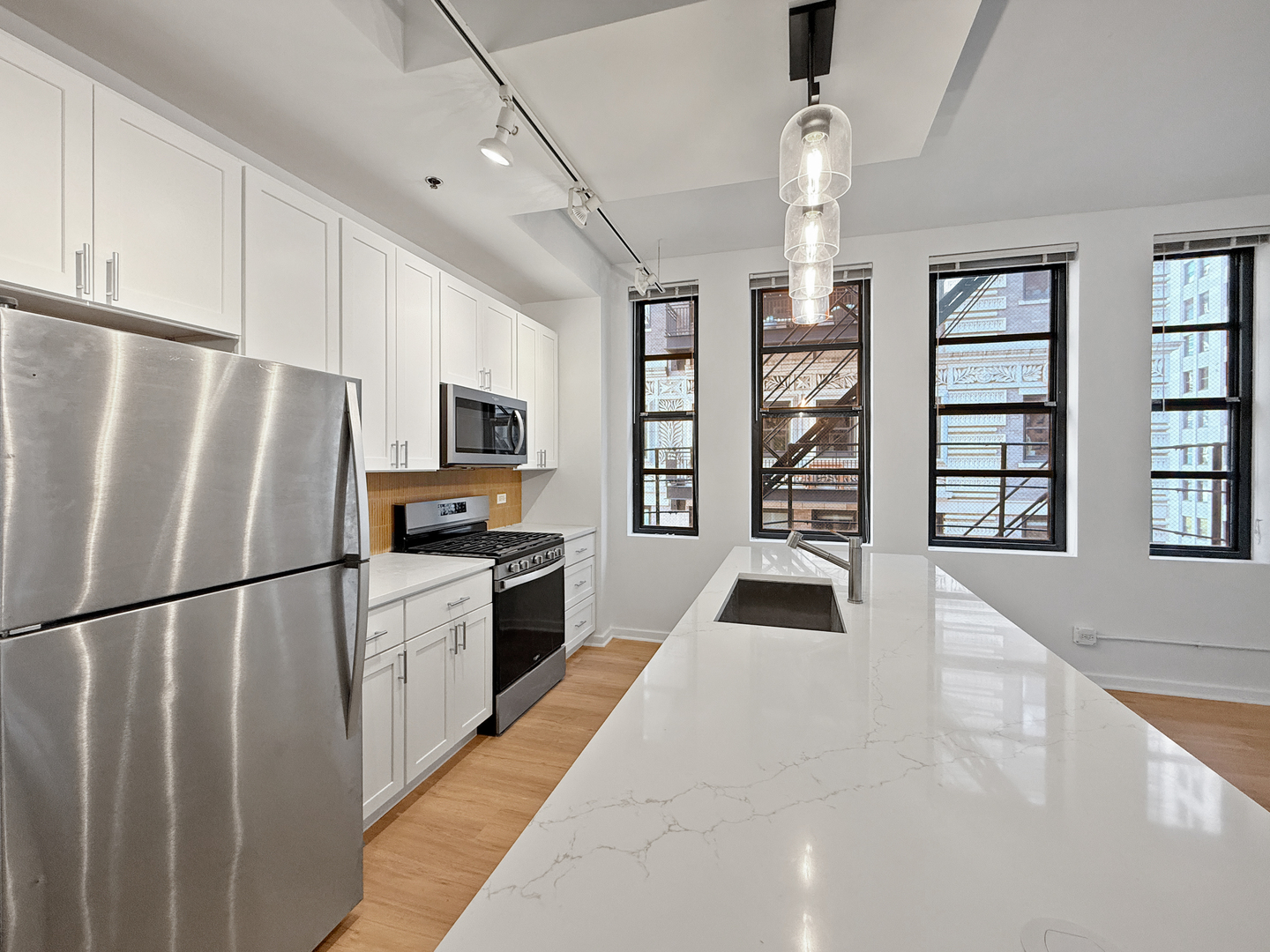 5 N Wabash Avenue 1201