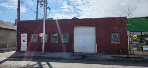 1913 W Fullerton Avenue Chicago IL 60614