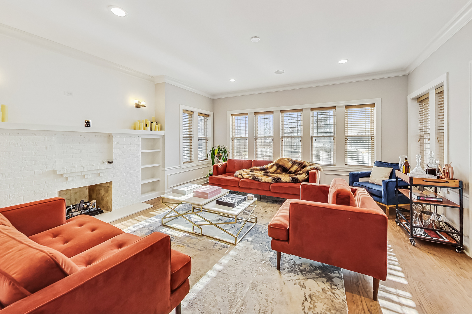 1716 W Beverly Glen Parkway