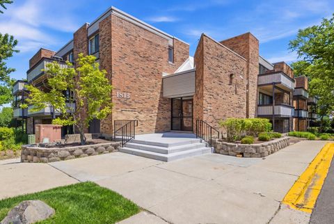 Photo of 1813 Hemlock Place #110, Schaumburg, IL 60173 (MLS # 12657546)