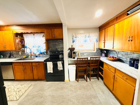 Tiny photo for 816 E Elm Street, Hoopeston, IL 60942 (MLS # 12520470)