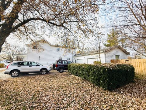 Tiny photo for 816 E Elm Street, Hoopeston, IL 60942 (MLS # 12520470)