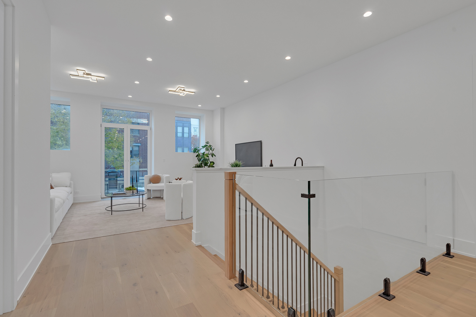 505 W Elm Street 105