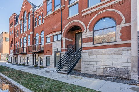 Tiny photo for 505 W Elm Street #5, Chicago, IL 60610 (MLS # 12605615)