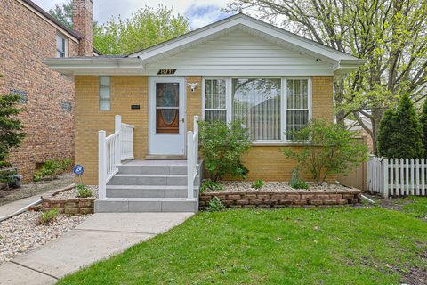 Photo of 8711 Hamlin Avenue, Skokie, IL 60076 (MLS # 12631847)