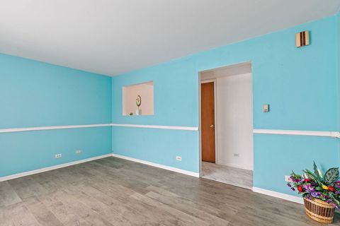 Tiny photo for 1531 Mckool Avenue, Streamwood, IL 60107 (MLS # 12563466)