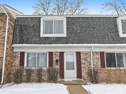 Photo of 1531 Mckool Avenue, Streamwood, IL 60107 (MLS # 12563466)