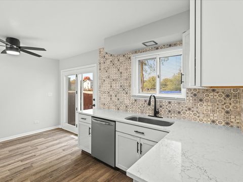 Tiny photo for 334 Northway Park Drive #5, Machesney Park, IL 61115 (MLS # 12500011)