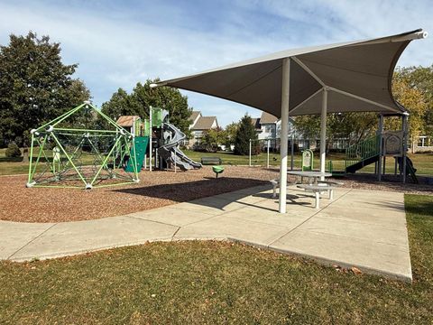 Tiny photo for 1537 Chatfield Court #1537, Roselle, IL 60172 (MLS # 12496637)