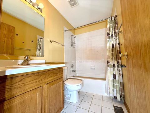 Tiny photo for 1537 Chatfield Court #1537, Roselle, IL 60172 (MLS # 12496637)