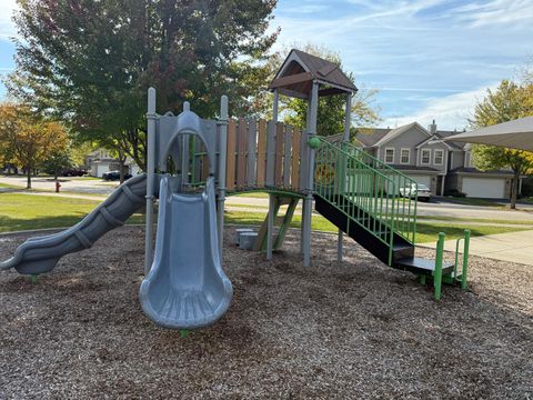 Tiny photo for 1537 Chatfield Court #1537, Roselle, IL 60172 (MLS # 12496637)