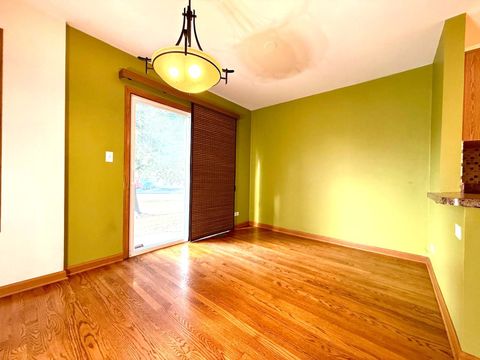 Tiny photo for 1537 Chatfield Court #1537, Roselle, IL 60172 (MLS # 12496637)