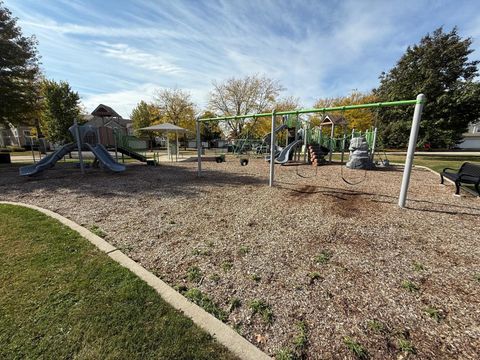 Tiny photo for 1537 Chatfield Court #1537, Roselle, IL 60172 (MLS # 12496637)