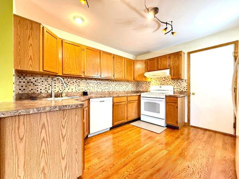 Tiny photo for 1537 Chatfield Court #1537, Roselle, IL 60172 (MLS # 12496637)