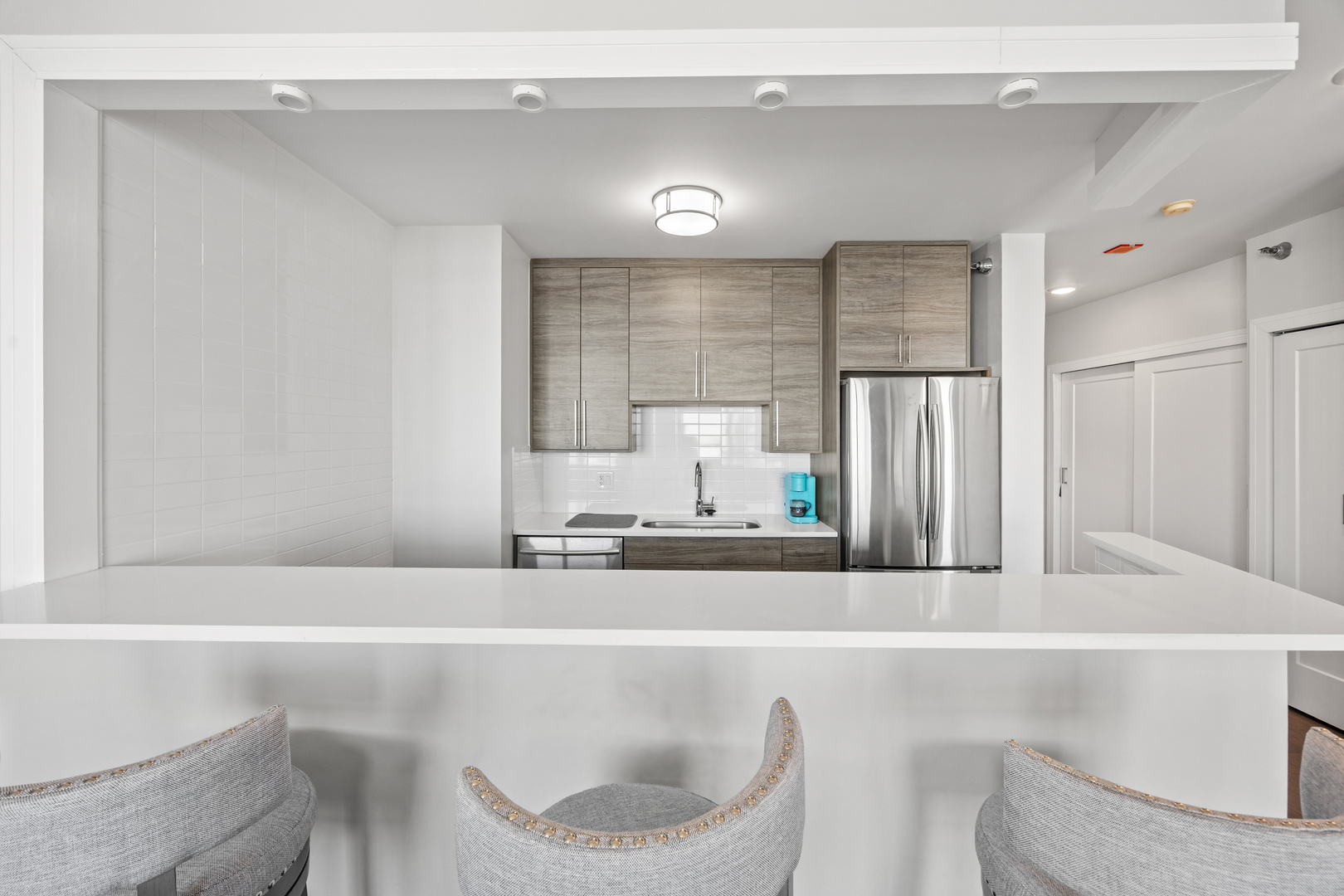 400 N La Salle Drive 3412