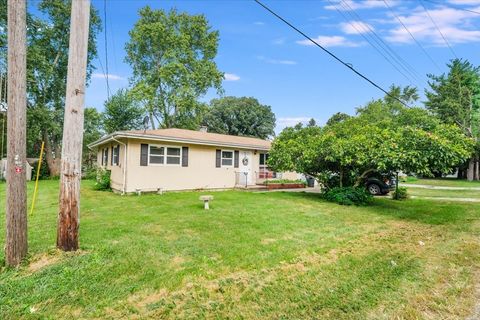 Photo of 1008 Egyptian Trail, Tuscola, IL 61953 (MLS # 12441869)