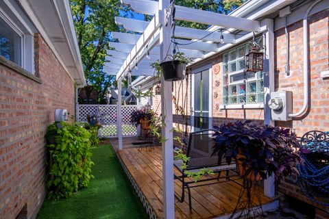 Tiny photo for 9515 S Peoria Street, Chicago, IL 60643 (MLS # 12498262)