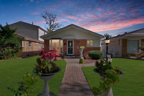 Tiny photo for 9515 S Peoria Street, Chicago, IL 60643 (MLS # 12498262)