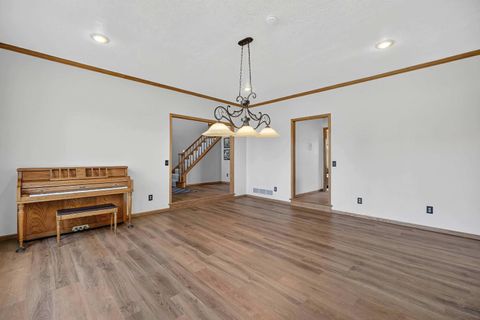 Tiny photo for 2919 E 44th Court, Davenport, IA 52807 (MLS # 100000346)