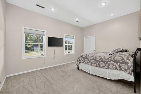 Tiny photo for 2919 E 44th Ct Court, Davenport, IA 52807 (MLS # 100000346)