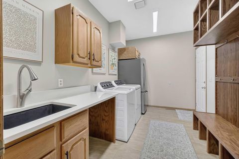 Tiny photo for 2919 E 44th Ct Court, Davenport, IA 52807 (MLS # 100000346)