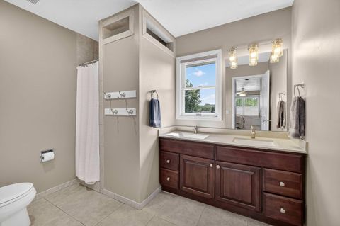 Tiny photo for 2919 E 44th Ct Court, Davenport, IA 52807 (MLS # 100000346)