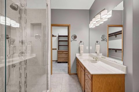 Tiny photo for 2919 E 44th Ct Court, Davenport, IA 52807 (MLS # 100000346)